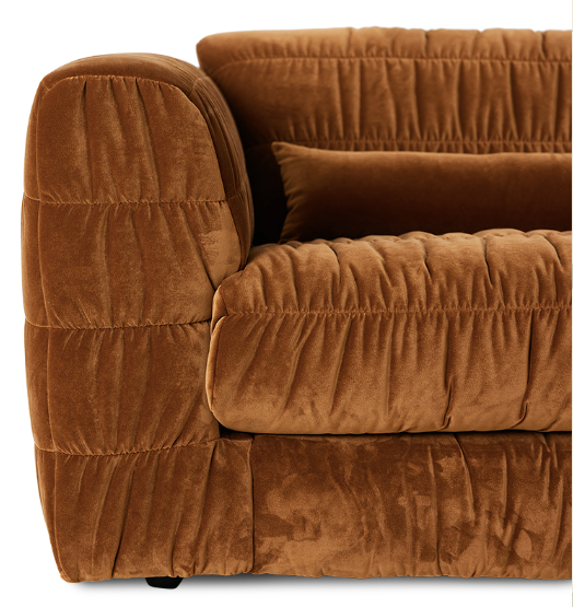 Club couch: royal velvet, caramel