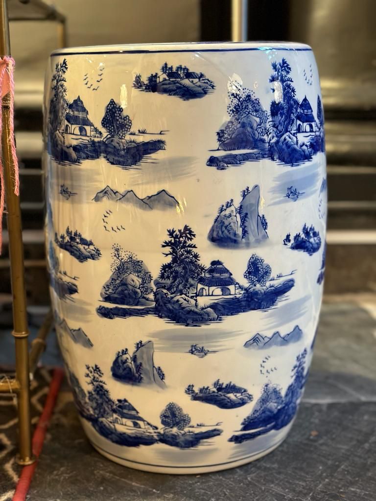 Delft blue side table